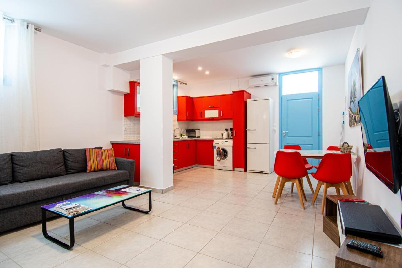 Adelphi Apartments Períssa Eksteriør bilde