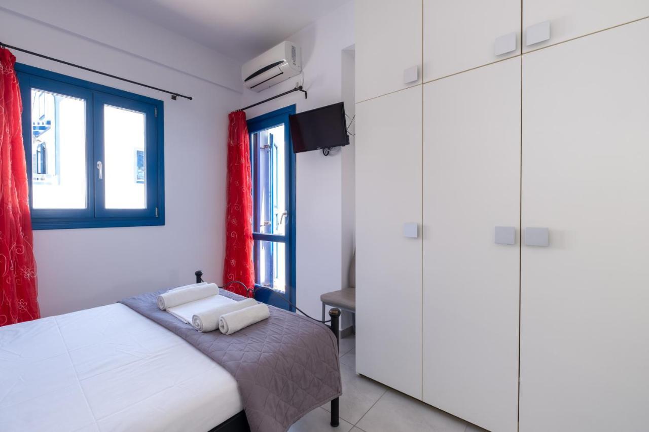 Adelphi Apartments Períssa Eksteriør bilde
