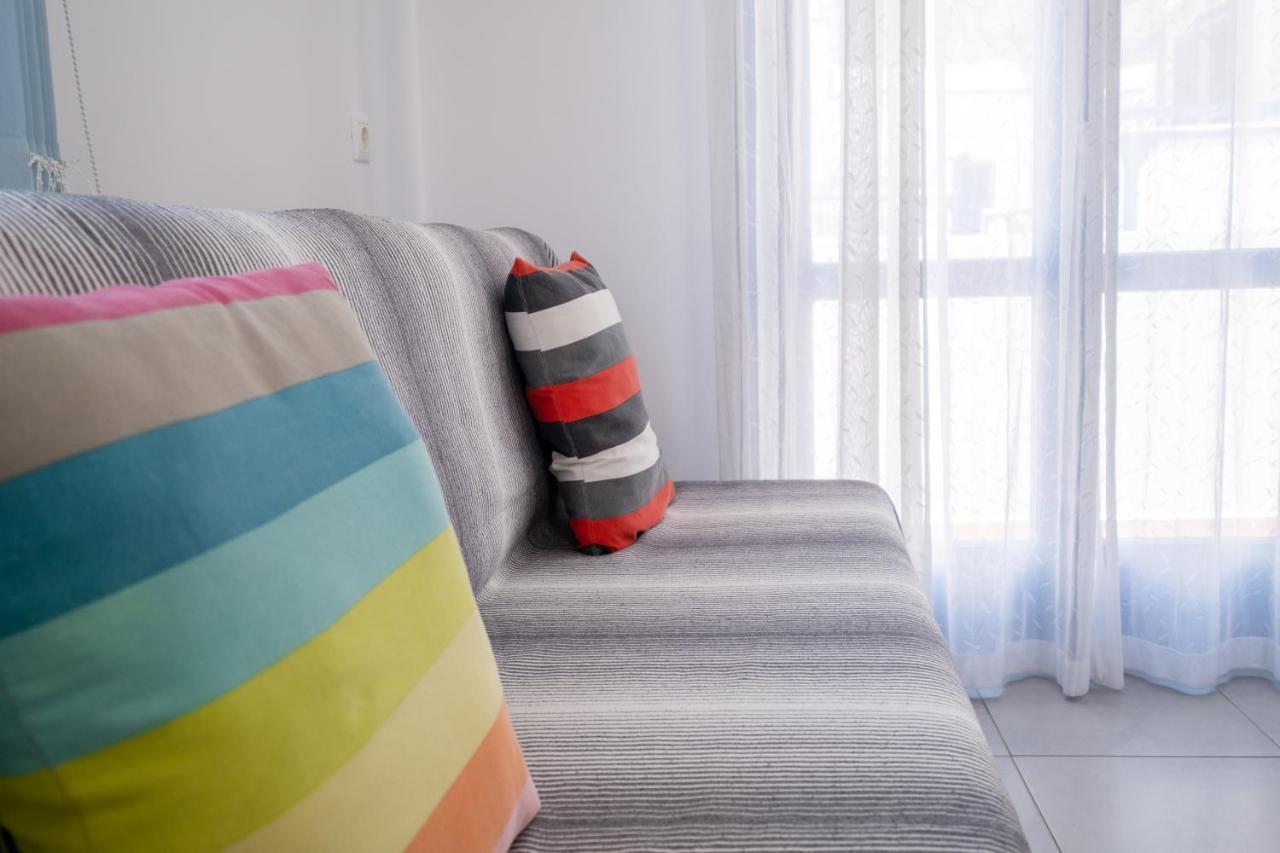 Adelphi Apartments Períssa Eksteriør bilde