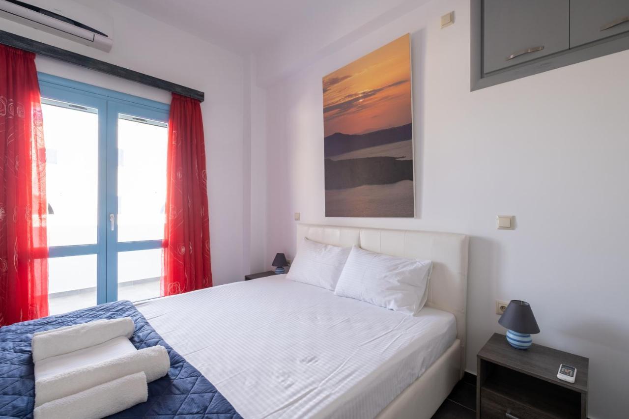 Adelphi Apartments Períssa Eksteriør bilde