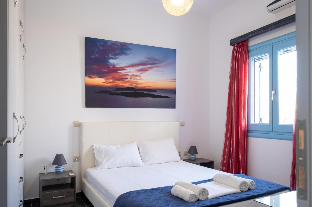 Adelphi Apartments Períssa Eksteriør bilde