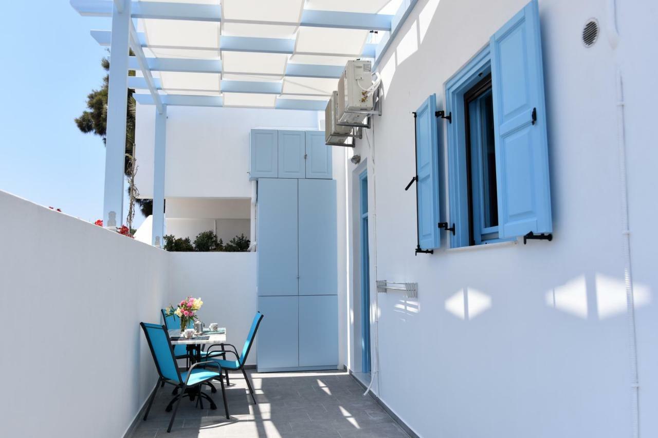 Adelphi Apartments Períssa Eksteriør bilde
